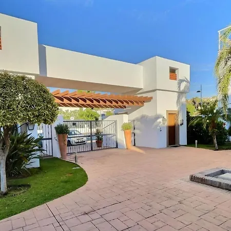 Stunning 2-bedroom Duplex Penthouse In El Paraiso, * Estepona